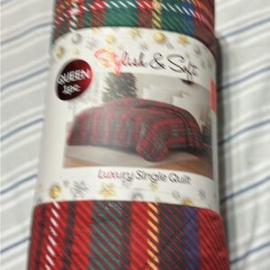 NWT Stylish & Soft Red and Green Luxury Single Quilt Queen nice